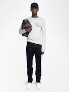 Kennedy Jumper - Jumper with round neck and heart embroidery on the front.