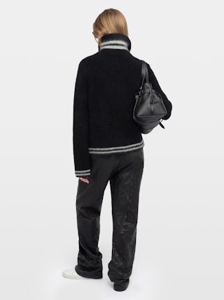 Gildas Coat - Short coat with stand-up collar with zip and pockets.