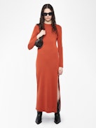 Sarra Kleid - Langes Kleid mit offenem Rücken und Flügelverschluss.