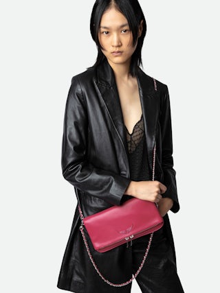 Pochette Rock - Pochette in pelle granata con doppie catene in pelle e metallo e ali ornate di strass.