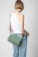 Borsa Rocky Scamosciata - Borsa in pelle scamosciata kaki con tracolla e catena in metallo - Donna
