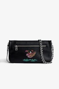 Clutch Rock Art Print - Damen-Clutch aus schwarzem Leder mit einem exklusiven Print anlässlich des 25-jährigen Bestehens der Marke