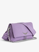 Borsa Rocky Soft Savage - Borsa in pelle viola effetto pitone con tracolla, catena e charm a forma di ali.