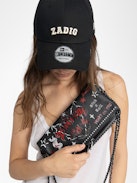 Pochette Rock Punk - Pochette in pelle martellata punk con doppia catena in pelle e metallo e ali ornate di strass.