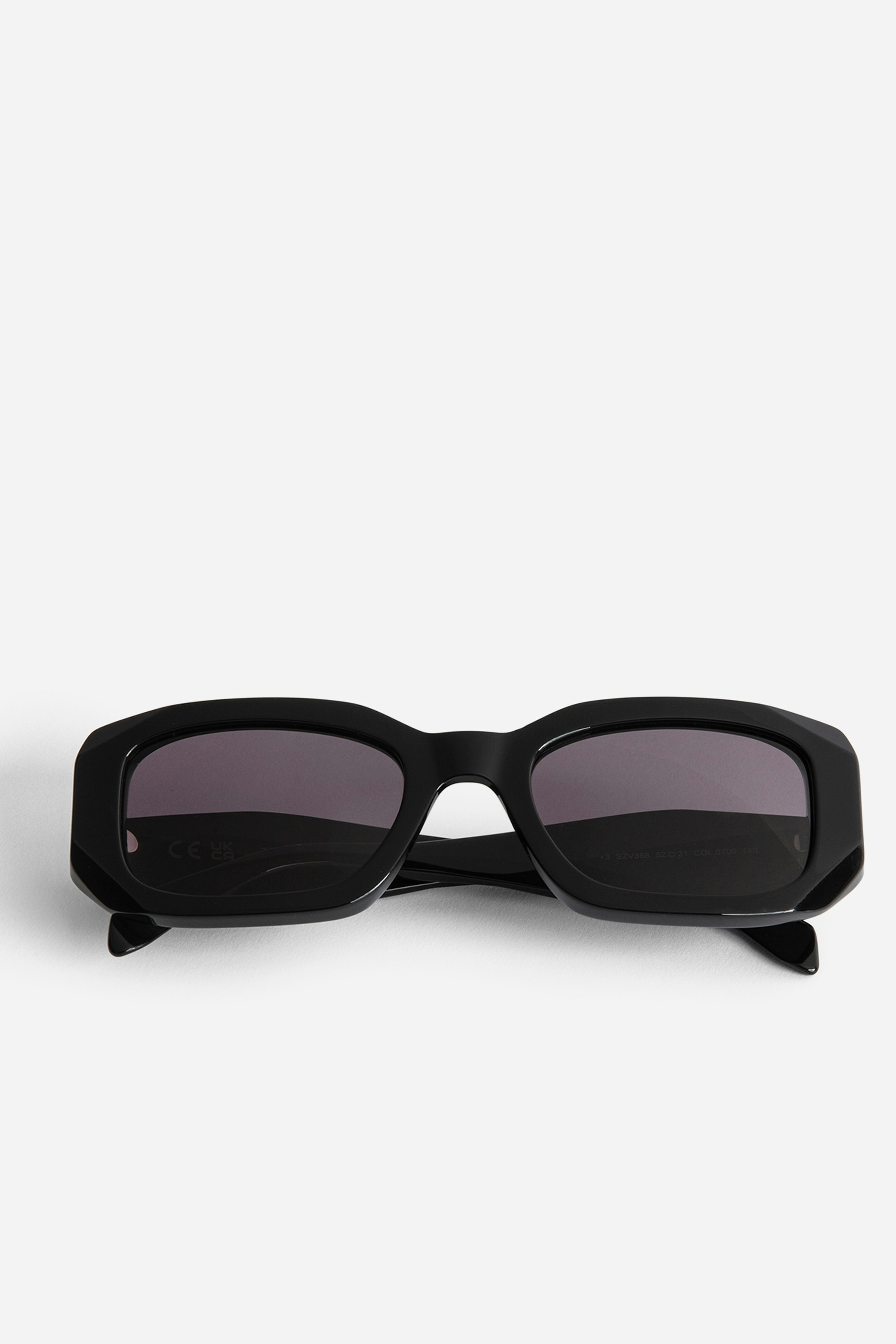 Sonnenbrille ZV23H3 - Schwarze, rechteckige Unisex-Sonnenbrille mit Flügeln auf den destrukturierten Bügeln.
