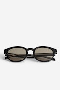 ZV23H6 Sunglasses - Unisex rounded sunglasses with wings on the temples.