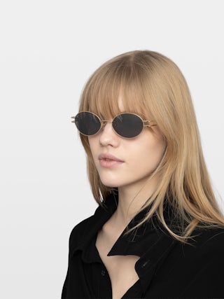 Sunglasses ZV26S2 - Unisex metal sunglasses with signature wing details on the temples.