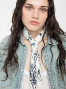 Debbie 65 Scarf - Square scarf in mixed silk with bandana print.