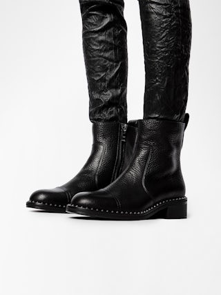 Empress Clous Boots - Mid-high leather ankle boots.