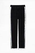 Deana Jeans - Women’s boyfriend-cut black jeans.