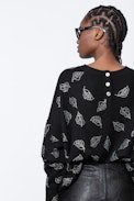 Kaschmirpullover Roby Leaf Skull - Schwarzer Damen-Kaschmirpullover mit Strassverzierung