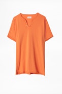T-Shirt Monastir - Orangefarbenes Herren-T-Shirt mit Henley-Ausschnitt.