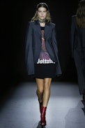 Kleid Upston Life - Schwarzes Damenkleid mit Print.