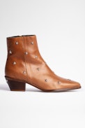 Tyler Boots - Women's camel-coloured leather boots with silver star studs