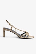 Sandali Sleepless - Sandali in pelle froissé metallizzata dorata con cinturini e catene - Donna