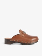Azora Clogs - Leather clogs with wooden heel adorned with a wing charm chain.