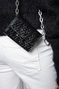 Bolso cartera ZV Initiale Le Tiny Unchained - Cartera de mujer de piel negra repujada ZV Initiale