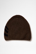 Luka Cashmere Beanie - Men's brown cashmere beanie with arrows