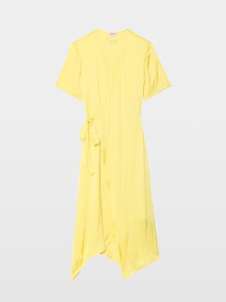 Robe Reforme Satin - Robe mi-longue asymétrique en satin japonais avec manches courtes, esprit portefeuille.