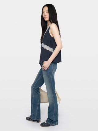 Canottiera Tasao 100% Seta - Top lingerie in seta habotai con pizzo e ali ricamate sul retro.