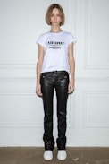 T-shirt Skinny Amour Toujours - T-shirt in cotone bianco con stampa “Amour Toujours” a contrasto, Donna